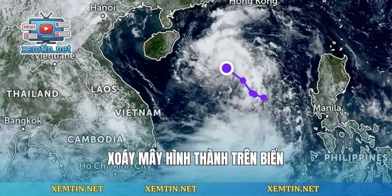 Xoáy mây hình thành trên biển